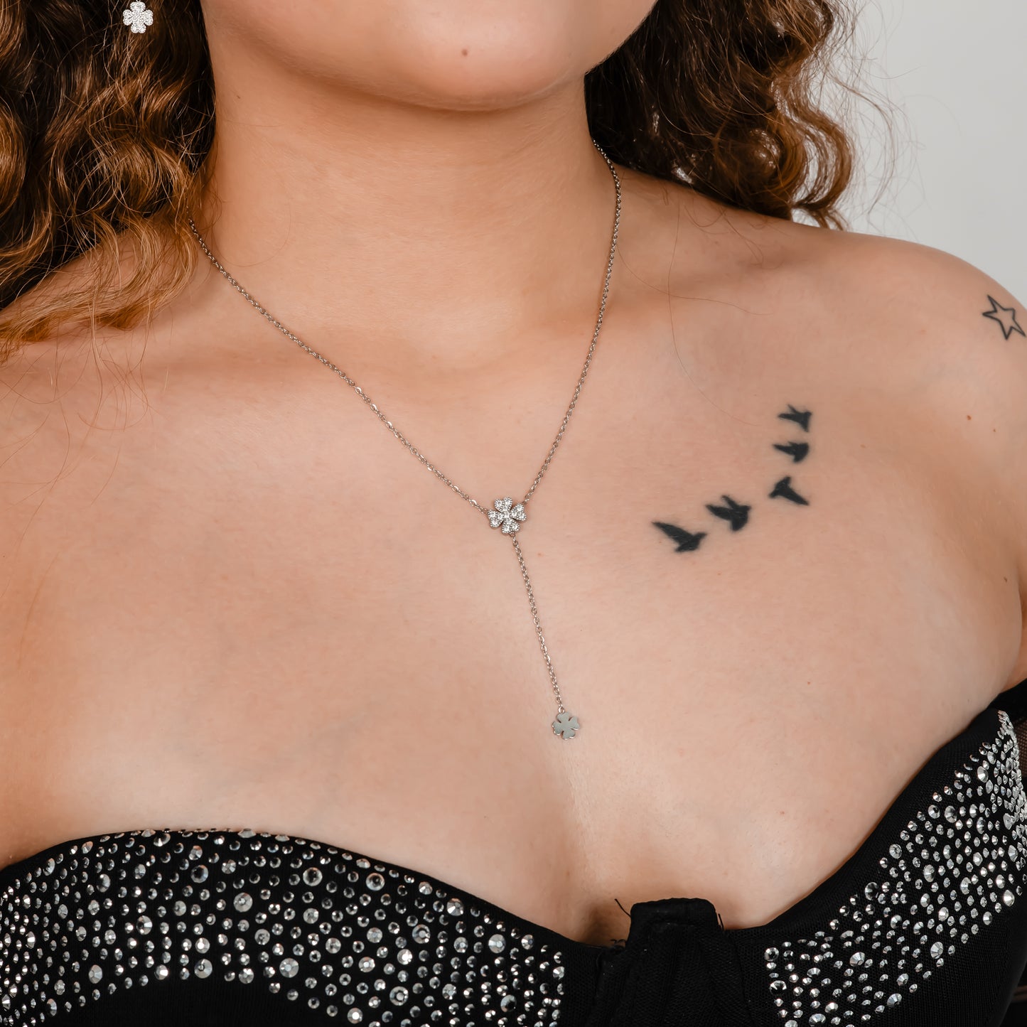 Conjunto Emerald – Brincos, Colar e Pulseira em Aço com Trevos e Zircónias