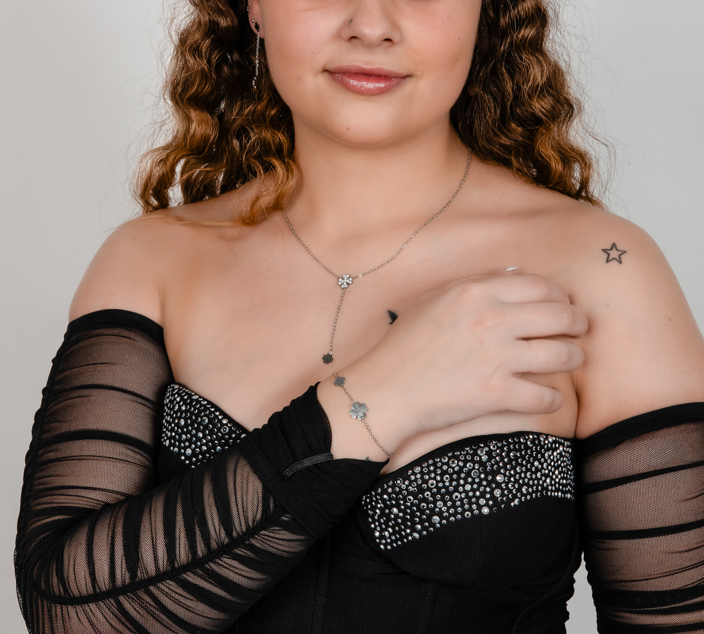 Conjunto Emerald – Brincos, Colar e Pulseira em Aço com Trevos e Zircónias