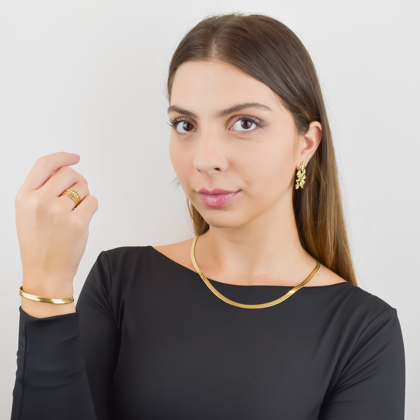 ANA – Colar em Aço Achatado
