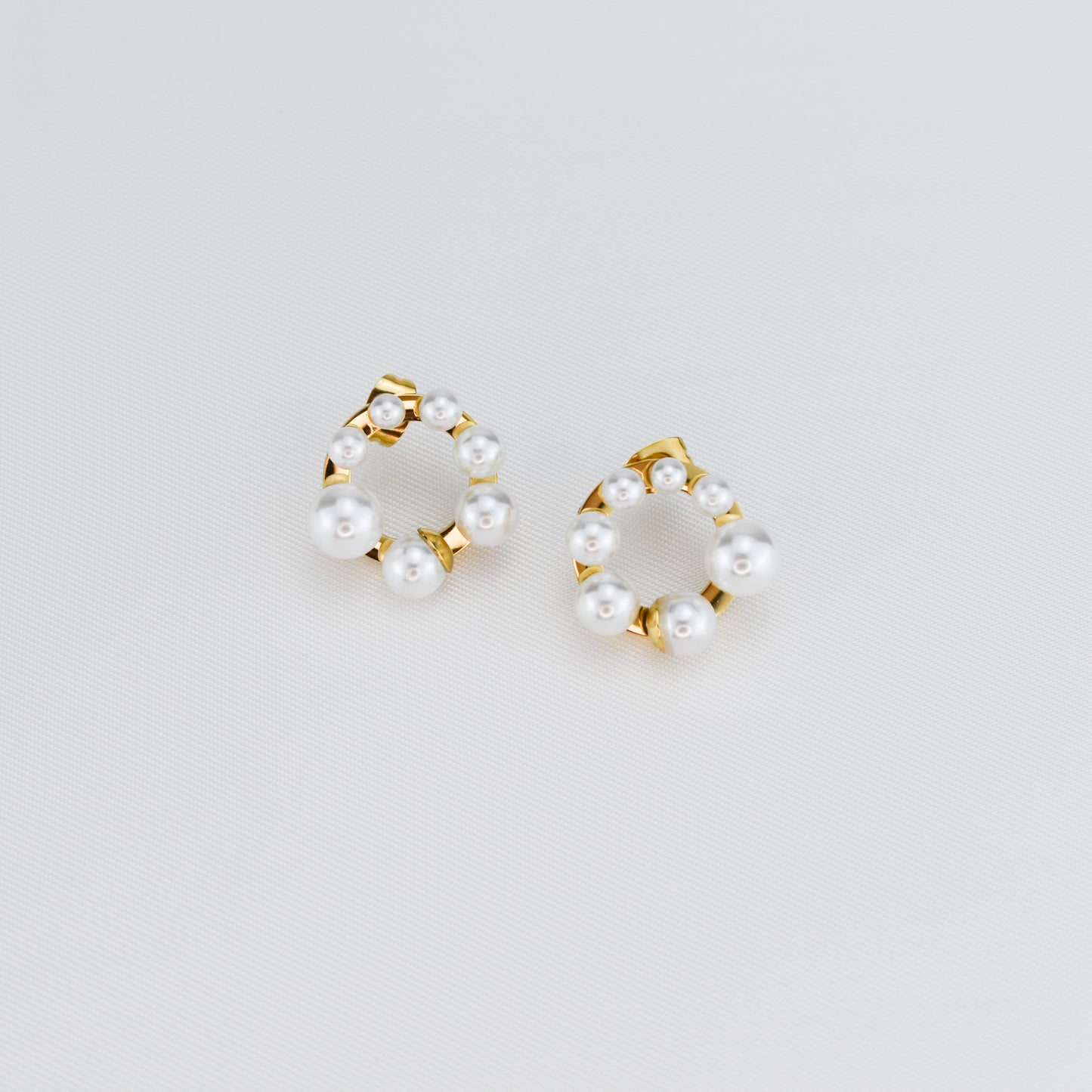 PEARL – Brincos em Aço com Pérolas