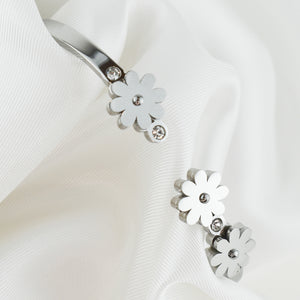 Flower – Pulseira em Aço Rígida com Flores e Brilhantes