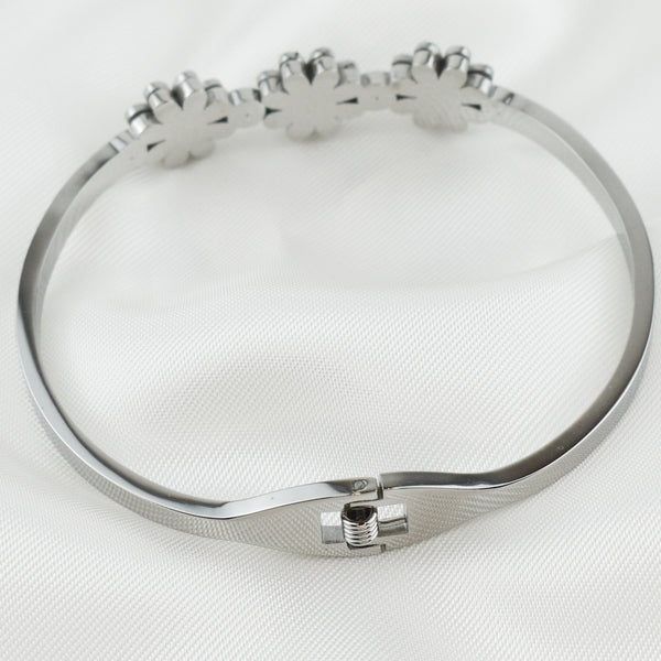 Flower – Pulseira em Aço Rígida com Flores e Brilhantes