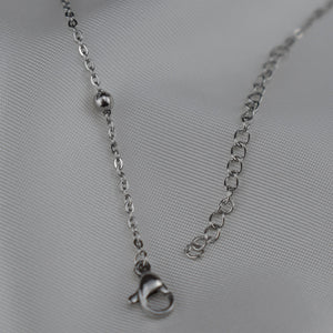 Colar em Aço Prateado com Esferas