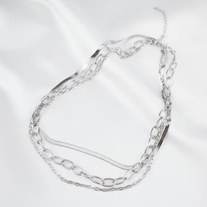 BELLE – Colar Triplo em Aço com Diferentes Malhas