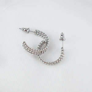 IRIS – Brinco Meia Argola Tripla em Aço 