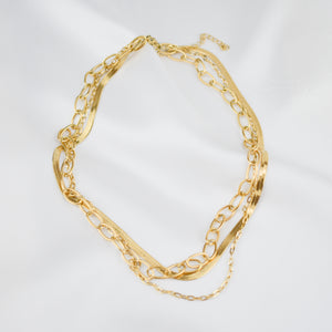 BELLE – Colar Triplo em Aço com Diferentes Malhas