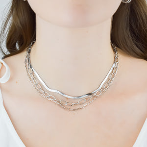 BELLE – Colar Triplo em Aço com Diferentes Malhas