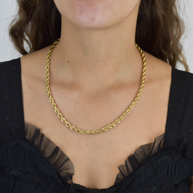 Colar em Aço Dourado Entrelaçado