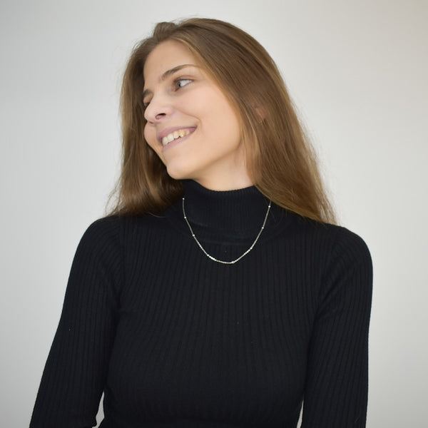 Colar em Aço Prateado com Esferas