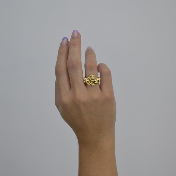 Anel Triplo em Aço Dourado com Pedra Branca