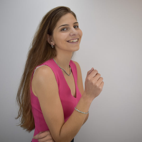 Colar em Aço Prateado Entrelaçado